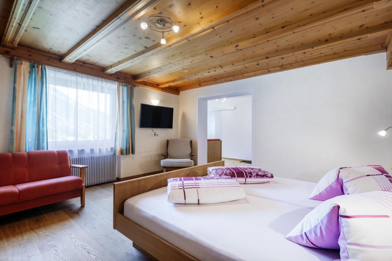 Hotel Chavalatsch Tubre Eksteriør billede