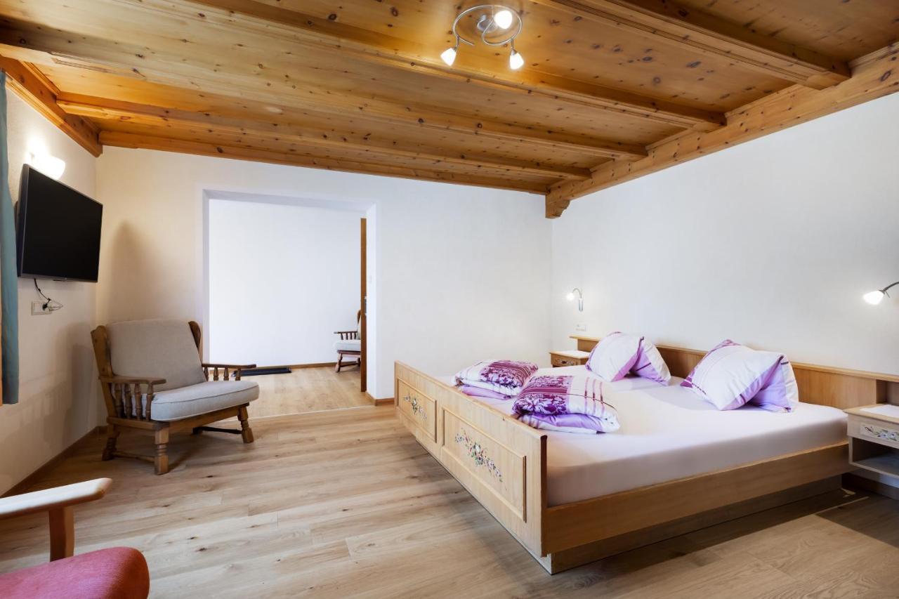 Hotel Chavalatsch Tubre Eksteriør billede